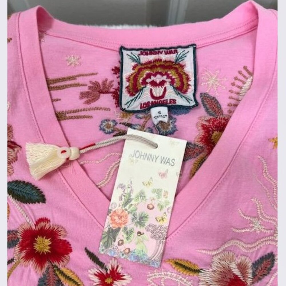 Johnny Was Lissa Flutter Sleeve Tee in Begonia/Pink – Size Small – NWT - Picture 4 of 7